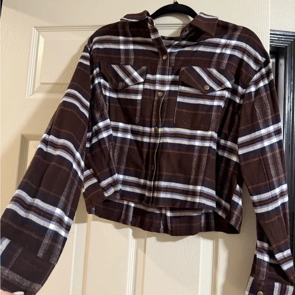 Cleo and wolf flannel - Picture 5 of 7